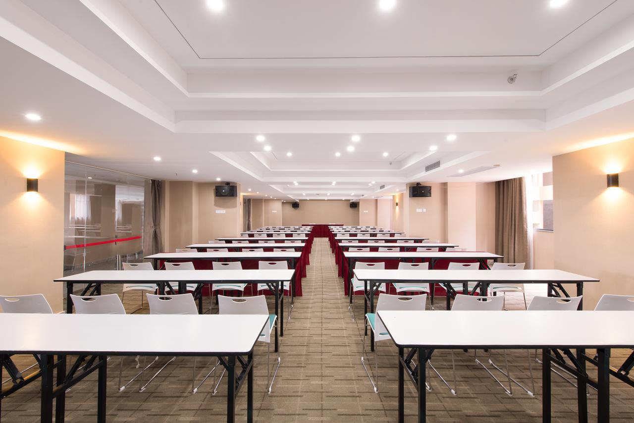 Manhatton Hotel Guilin North Railway Station 외부 사진